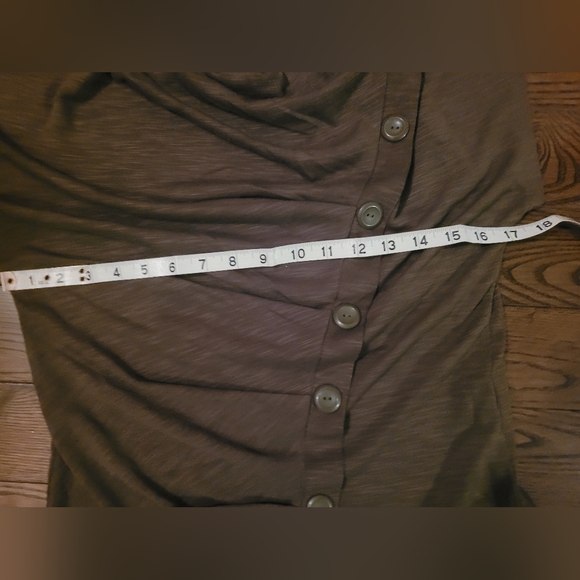 Flattering colour with stylish large buttons, great condition. - Picture 2 of 7